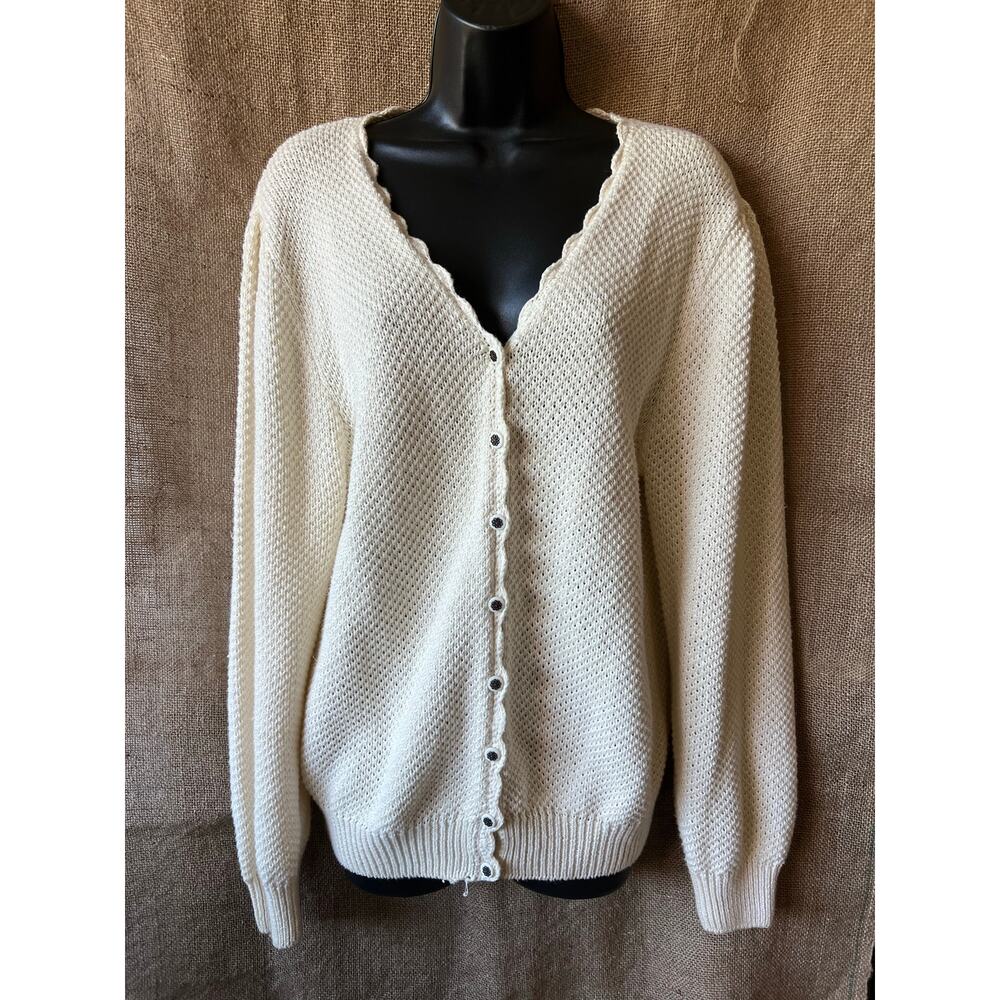 Vintage ecru button up cardigan sweater by Sheridan Square